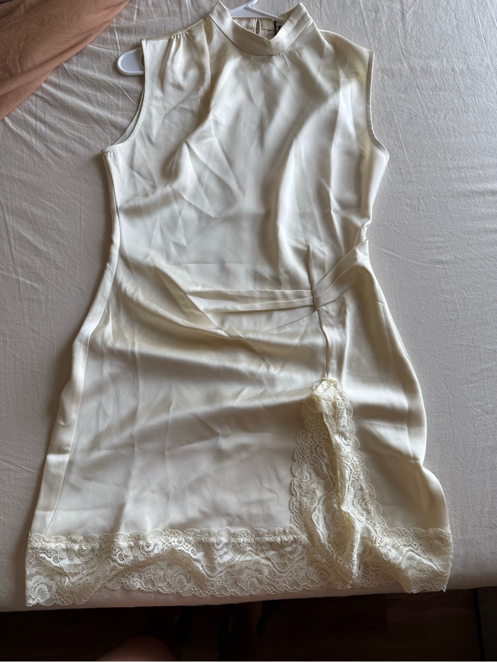 Commense Cream Lace-Trim Sleeveless Chemise